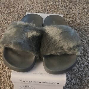 Steve Madden Womens Size 8 Charcoal Faux Fur Slides New In Box Retail $35